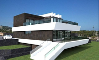 Luxuriöse Villa im modernen Stil mit fantastischem Meerblick