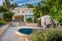 Moderne Villa mit Meerblick in Cas Catala