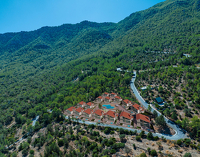 Elegante Villa mit drei Schlafzimmern und spektakulärem Meer- und Bergblick mit privatem Concierge