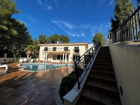 Wunderschöne Villa mit großer Tiefgarage