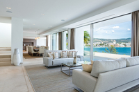 Luxuriöse Villa in erster Meereslinie