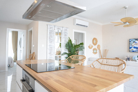 Wunderschönes Apartment (links) mit drei Schlafzimmern in Wohnanlage direkt am Meer