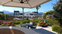 Luxuriöses Gartenapartment mit zwei Schlafzimmern in Resortanlage