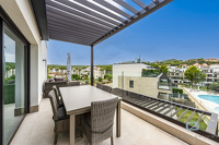 Modernes Penthouse mit eigenem Dachpool in fußläufiger Entfernung zu Annehmlichkeiten