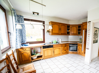 Bungalow auf traumhaften Hanggrundstück im Herzen von Sottorf dem schönsten Dorf im Rosengarten