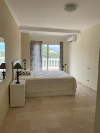 Renovierte Villa mit herrlichem Meerblick