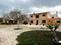 Natursteinfinca mit Garage und ausbaufähigem Gästehaus zur Langzeitmiete