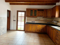 Natursteinfinca mit Garage und ausbaufähigem Gästehaus zur Langzeitmiete