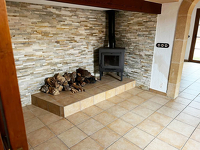 Natursteinfinca mit Garage und ausbaufähigem Gästehaus zur Langzeitmiete