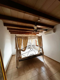 Natursteinfinca mit Garage und ausbaufähigem Gästehaus zur Langzeitmiete