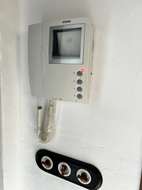 Natursteinfinca mit Garage und ausbaufähigem Gästehaus zur Langzeitmiete