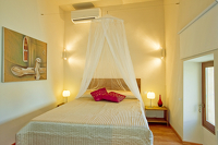 Modern sanierte Finca mit traumhaften Meer- und Panoramablick und drei separaten Gästeapartments