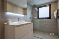 Modernes Penthouse mit eigenem Dachpool in fußläufiger Entfernung zu Annehmlichkeiten