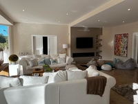 Wunderschöne Villa mit großer Tiefgarage