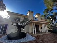 Wunderschöne Villa mit großer Tiefgarage