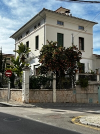Historische Stadtvilla mit eigener Berghütte und großem Grundstück in Sichtweite