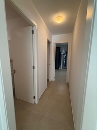 Langzeitmiete: Moderne, teilmöblierte 3-Zimmer-Wohnung mit Pool und Meerblick – sofort verfügbar