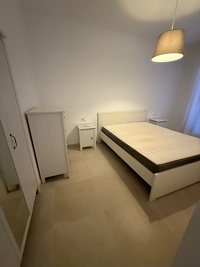 Langzeitmiete: Moderne, teilmöblierte 3-Zimmer-Wohnung mit Pool und Meerblick – sofort verfügbar